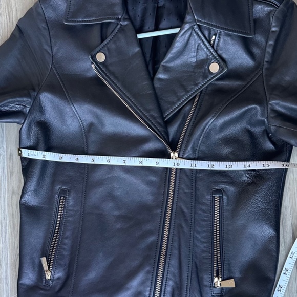 Leather jacket - Picture 7 of 8